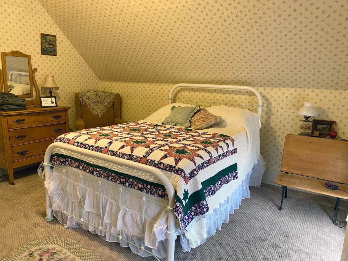 Pansy'S Parlor Bed & Breakfast Golden Zewnętrze zdjęcie