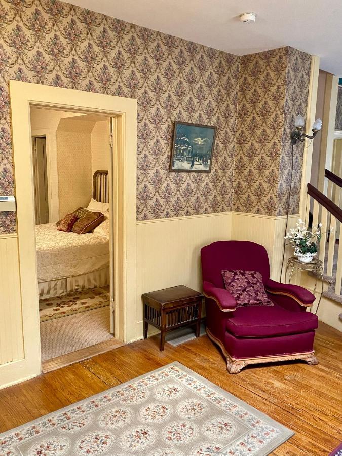 Pansy'S Parlor Bed & Breakfast Golden Zewnętrze zdjęcie