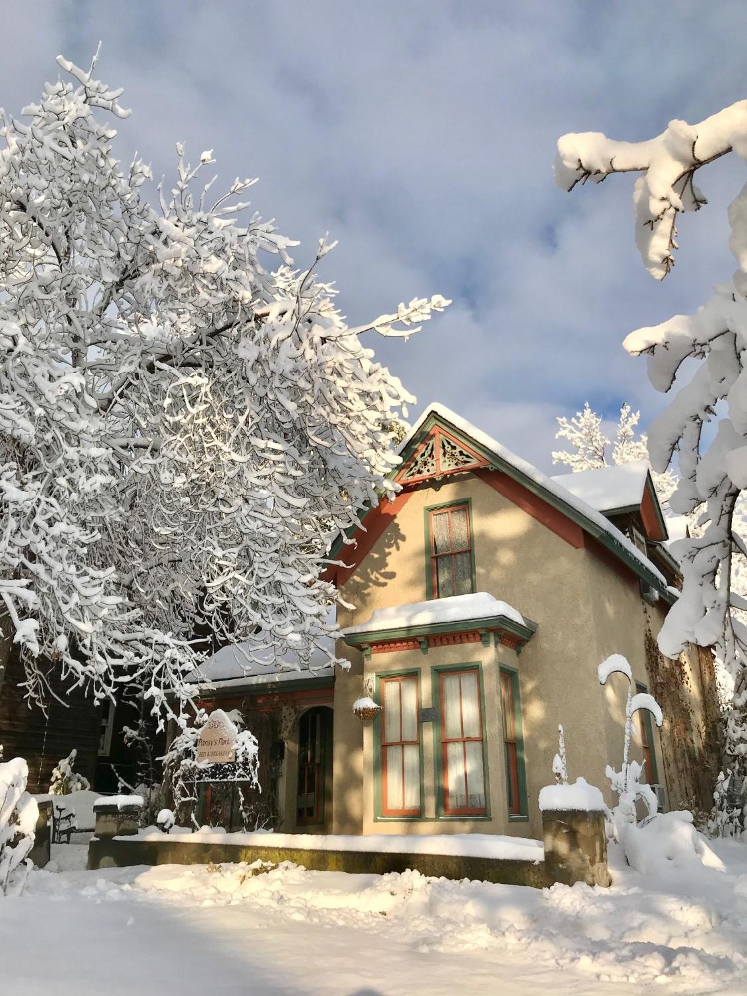 Pansy'S Parlor Bed & Breakfast Golden Zewnętrze zdjęcie