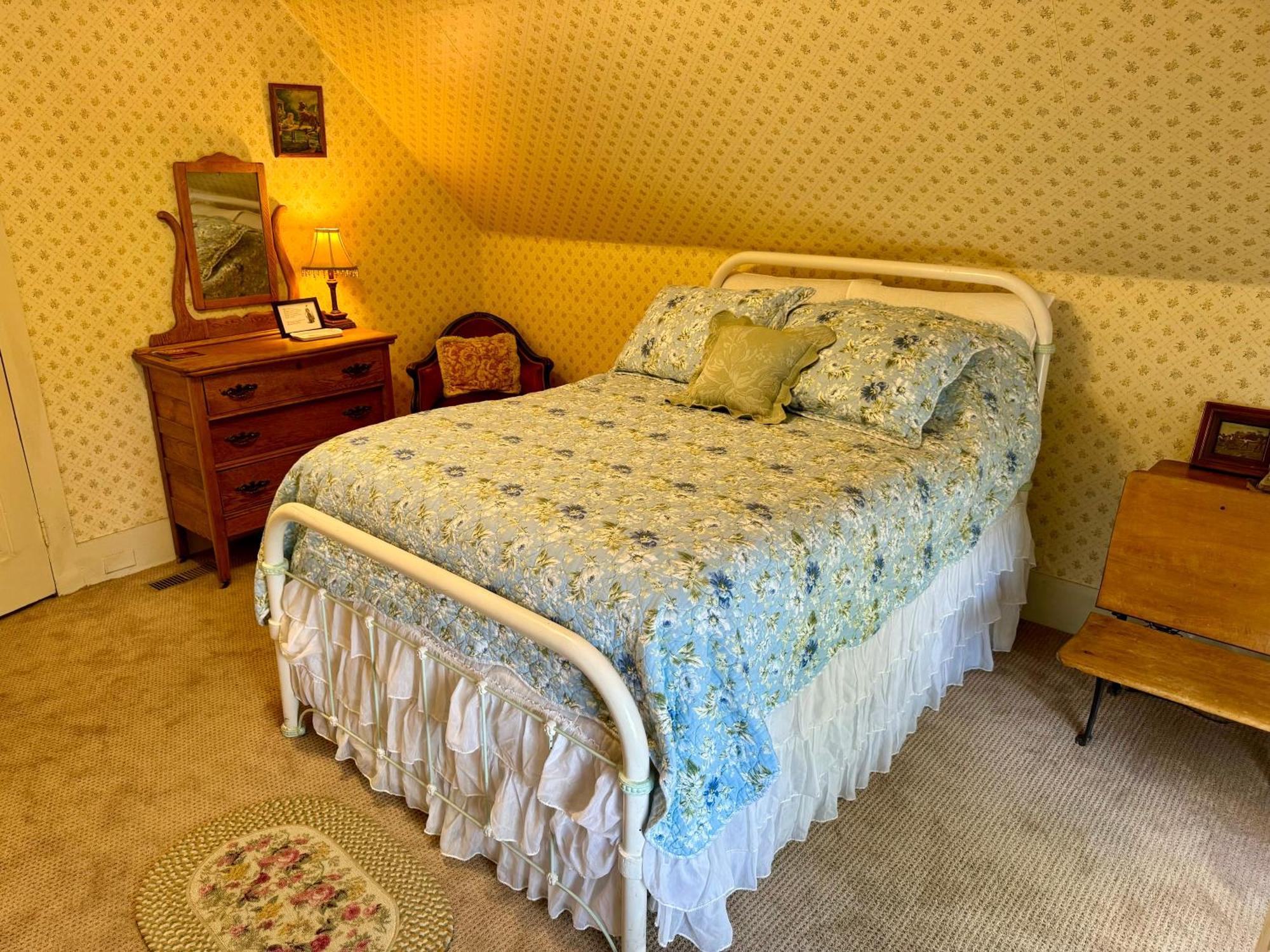 Pansy'S Parlor Bed & Breakfast Golden Zewnętrze zdjęcie